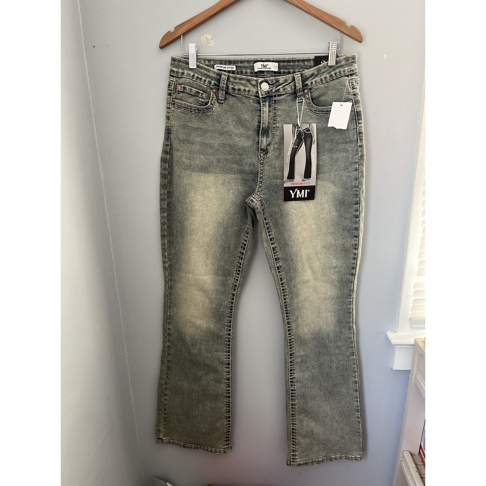 YMI Women's Mid-Rise Bootcut Jeans 13/31 Blue‎ Light Wash Cotton Blend Stretch